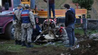 Hatay Büyükşehir Belediyesi İtfaiye ekipleri dereye düşen ineği kurtardı
