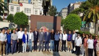 Hatay CHP’lilerden Atatürk anıtına çelenk!