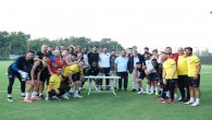 Atakaş Hatayspor futbolcuları Gökhan Zan’ın doğum gününü kutladı