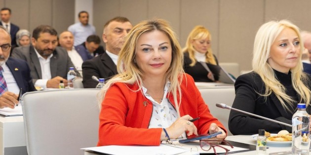 İzmir Gazeteciler Cemiyeti Başkanı Dilek Gappi: Basın İlan Kurumu Basının soluğunu kesiyor!