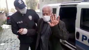 Polis 65 yaş ve üstü vatandaşları evine götürdü
