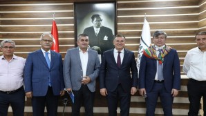 Başkan Savaş, Kazakistan Cumhuriyet Türkiye Büyükelçisi Abzal Saparbekuly ve iş insanları ile toplantı gerçekleştirdi