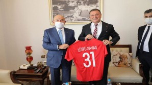Başkan Savaş, Türkiye Futbol Federasyonu Başkanı Nihat Özdemir’i ağırladı