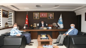 AK Parti Çankırı Milletvekili Selim Çivitoğlu ve AK Parti Hatay İl Başkanı Yeloğlu’ndan Başkan Yılmaz’a ziyaret