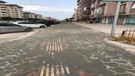 Hatay Büyükşehir Belediyesi, İskenderun’da yıpranan kaldırımları yeniliyor