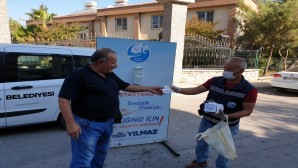 Antakya Belediyesi Maske Dağıtımlarına Devam Ediyor: Lütfen Maskesiz Sokağa çıkmayalım