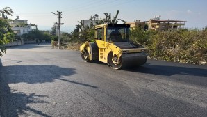 Hatay Büyükşehir Belediyesi yıpranan yolları asfaltlıyor