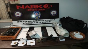 İskenderun ve Arsuz’da uyuşturucu ticareti yapan iki kişi çok sayıda uyuşturucu madde ile birlikte yakalandı