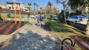 Antakya Belediyesi’nin Park ve Yeşil alanlarda bakım çalışmalarını sürdürüyor
