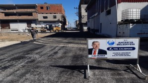 Antakya Belediyesi, Antakya’yı asfaltla buluşturmaya devam  ediyor