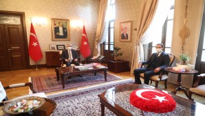 Vali Rahmi Doğan Yayladığı yeni Belediye Başkanı Mehmet Yalçın’ı kabul etti