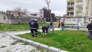 Antakya Belediyesinin park ve yeşil alanlarda bakım ve onarım çalışmalarını sürdürüyor
