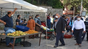Antakya Belediye Başkanı İzzettin Yılmaz ve Antakya Kaymakamı Mustafa Harputlu Semt Pazarında İncelemelerde Bulundu