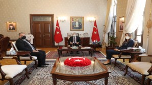 Kuzey Kıbrıs Türk Cumhuriyeti  Mersin Başkonsolosu Zalihe Mendeli  Vali Rahmi Doğan’ı Ziyaret Etti