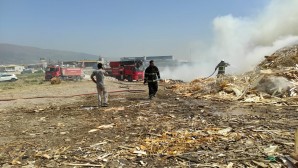 Hatay Büyükşehir belediyesi İtfaiyesinden Kereste fabrikasındaki yangına anında müdahale