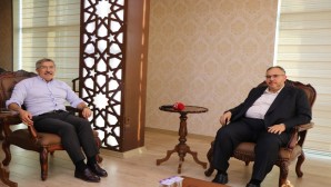 AKP Milletvekili Hüseyin Yayman, Saadet Partili Necmettin Çalışkan’ı ziyaret etti