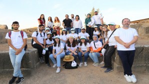 EXPO Gönüllüleri Tell Açana Höyüğü’nü ziyaret etti