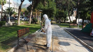Hatay Büyükşehir Belediyesinin dezenfeksiyon çalışmalarında hız kesmiyor