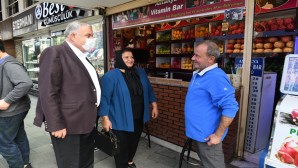 Antakya Belediye Başkanı İzzettin Yılmaz Eşi Saadet Yılmaz’la esnafı ziyaret etti