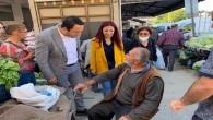 CHP  Antakya İlçe Başkanı Ümit Kutlu Pazar yerinde  etiketleri gözden geçirdi: Fiyatlar El yakıyor!