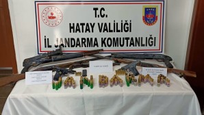Jandarma Altınözü Karbeyaz’da 2 tabanca ve 4 adet ruhsatsız av tüfeği yakaladı