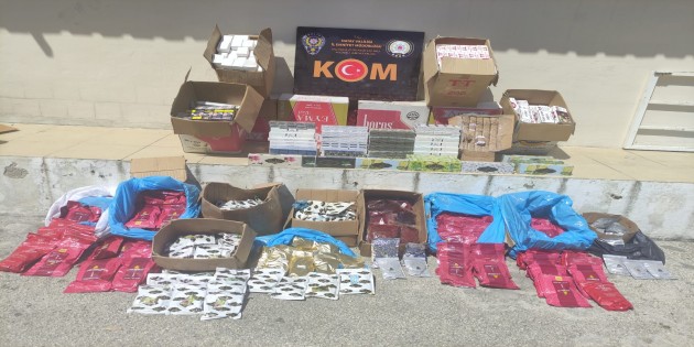 Reyhanlı’da 245 kilo nargile ile 590 paket kaçak sigara yakalandı