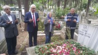 Merhum Erhan Aksay mezarı başında anıldı
