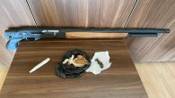 Kırıkhan’da evlerinde uyuşturucu ve bir av tüfeği bulunan 4 kişi yakalandı