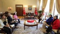 AK Parti Antakya İlçe Kadın Kolları Başkanı Sönmez, Vali Doğan’ı Ziyaret Etti