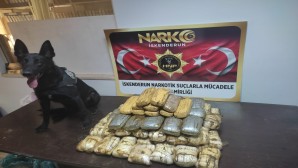 Erzin’de uyuşturucu operasyonu: 41 kilo 150 gram metamfetamin, 6 kilo 400 gram eroin yakalandı!