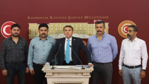 CHP Hatay Milletvekili Serkan Topal TÖB-SEN Başkanı Deniz Ezer ile birlikte Basın toplantısı düzenledi: Bizim Başöğretmenimiz Atatürk’tür!