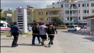 İskenderun’da hakkında 31 yıl 11 ay hapis cezası bulunan kişiyi Polis evinin önünde yakaladı