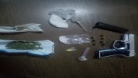 Arsuz’da durdurulan bir kişide Ruhsatsız  tabanca ile çeşitli uyuşturucu madde yakalandı