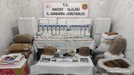 Hassa’da 10 bin 220 adet kaçak sigara ile 250 kilo kıyılmış tütün yakalandı