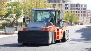 Hatay Büyükşehir Belediyesi Çekmece Caddesini asfaltlıyor