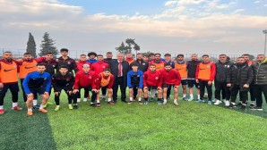 Antakya Belediye Başkanı İzzettin Yılmaz Futbolcularla bir araya geldi