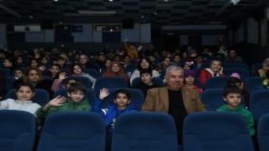 Antakya Belediye Başkanı İzzetin Yılmaz Öğrencilerle Sinema izledi!