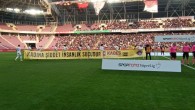 Atakaş Hatayspor Trabzonspor maçında Kadına Şiddet İnsanlık Suçudur Mottolu KADES tanıtımı!