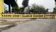 Jandarma Kadına yönelik Şiddete karşı gününde kadınlara karanfil  dağıttı