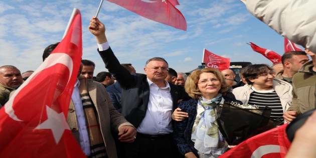<strong>Hataylılar, Ankara’dan dönen Lütfü Savaş’ı coşkuyla karşıladı!</strong>