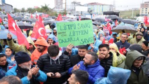CHP Hatay İl Başkanlığı önünde toplandı: Hataylılar Lütfü Savaş’a sahip çıkıyor!