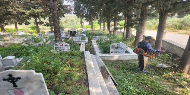 <strong>Hatay Büyükşehir Belediyesi tüm ilçelerde Mezarlık temizliği yapıyor!</strong>