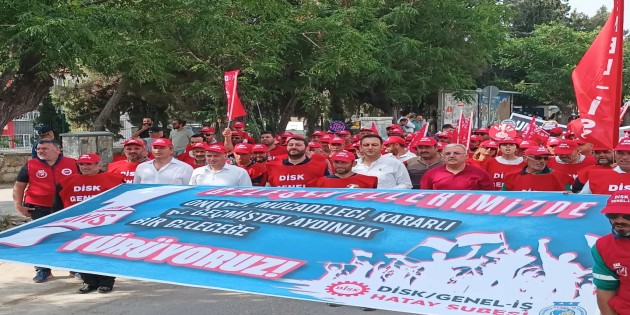 Samandağ’da Başkan Emrah Karaçay,  1 Mayıs’ta işçilerle beraber yürüdü