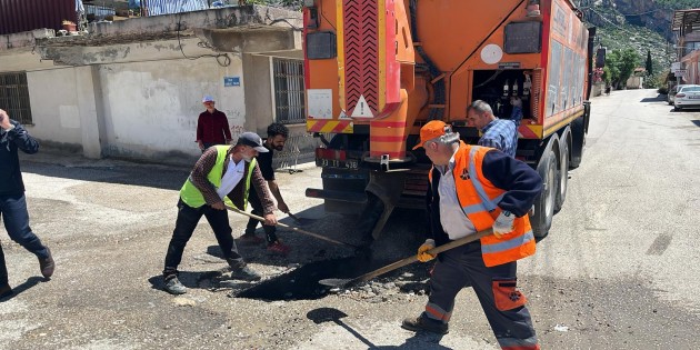 Samandağ Belediyesi’ne bağlı  ekipler  saha çalışmalarını sürdürüyor