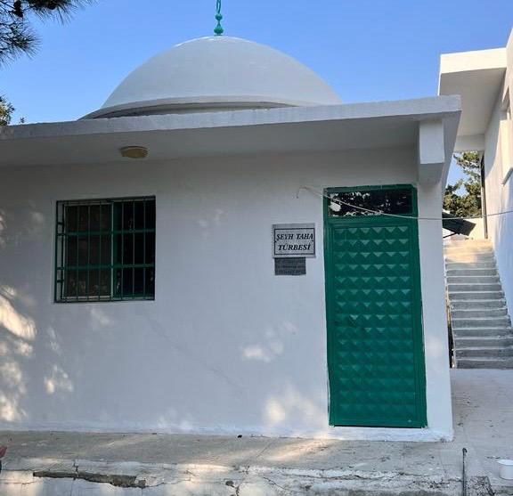 <strong>Hatay Büyükşehir Belediyesi, Depremde zarar gören türbeleri onardı!</strong> <strong>Hatay Büyükşehir Belediyesi, Depremde zarar gören türbeleri onardı!</strong>