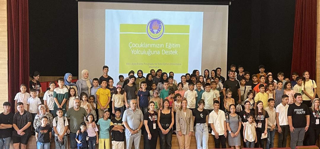 Türk Eğitim Derneğinden Hatay’da Depremzede Çocuklara Umut: “Yeni Eğitim Dönemine Merhaba Hatay” Etkinliği Türk Eğitim Derneğinden Hatay’da Depremzede Çocuklara Umut: “Yeni Eğitim Dönemine Merhaba Hatay” Etkinliği