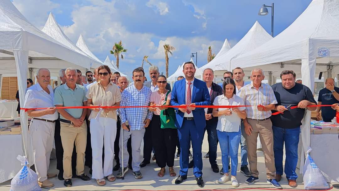 SAMANDAĞ’DA KİTAP FUARI KAPILARINI AÇTI SAMANDAĞ’DA KİTAP FUARI KAPILARINI AÇTI