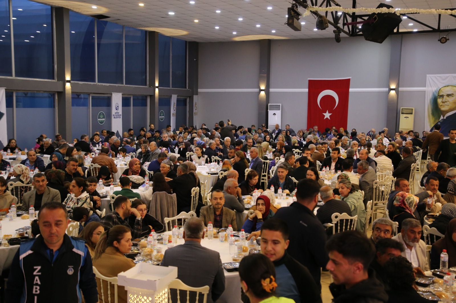 BELENLİ VATANDAŞLAR, HATAY BÜYÜKŞEHİR BELEDİYESİNİN SOFRASINDA BULUŞTU BELENLİ VATANDAŞLAR, HATAY BÜYÜKŞEHİR BELEDİYESİNİN SOFRASINDA BULUŞTU