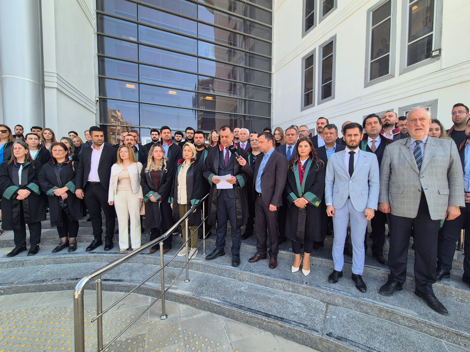 HATAY BAROSU İSMAİL KILIÇARSLAN HAKKINDA SUÇ DUYURUSUNDA BULUNDA VE DÜNYA KAMUOYUNA SESLENDİ: HATAY BAROSU İSMAİL KILIÇARSLAN HAKKINDA SUÇ DUYURUSUNDA BULUNDA VE DÜNYA KAMUOYUNA SESLENDİ: