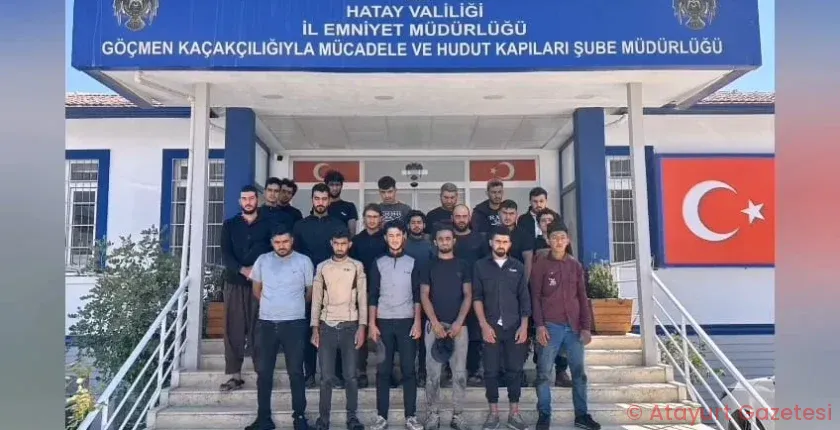 ANTAKYA, ALTINÖZÜ VE ERZİN BAĞLANTILI YOLLARDA ÜÇ ARAÇTA TOPLAM 26 GÖÇMEN YAKALANDI ANTAKYA, ALTINÖZÜ VE ERZİN BAĞLANTILI YOLLARDA ÜÇ ARAÇTA TOPLAM 26 GÖÇMEN YAKALANDI